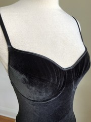 STUNNING NWOT VTG VICTORIA’S SECRET Black Velvet Thong Teddy Romper Lingerie 36B