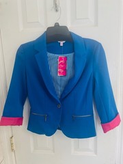 NWT – 1980’s Style Candies Cropped Blue Blazer w/ Pink Cuffs Size XSmall!