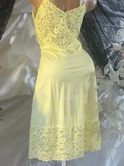VTG SILKY Nylon VAN RAALTE YELLOW DRESS SLIP 9″ LACE COQUETTE BOMBSHELL GLAM 36
