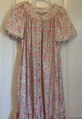 Vintage Carriage Court robe nightgown Day Dress Mumu Pink Floral Snap M 12-14