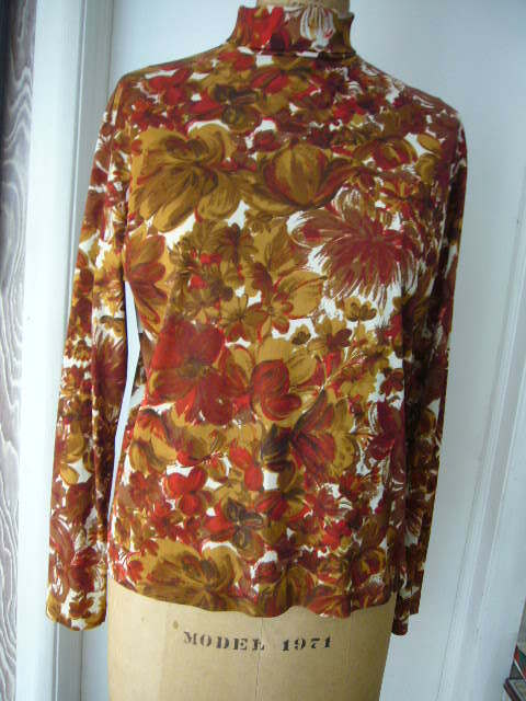 VINT 1980 WOMEN MAROON FLOWERED TURTLE NECK TOP LG SL SZ M SEE MEASUREMENT EX