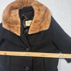 Vintage John Wanamaker Rittenhouse Shops Black Coat Fur Collar Wool Chest 47″