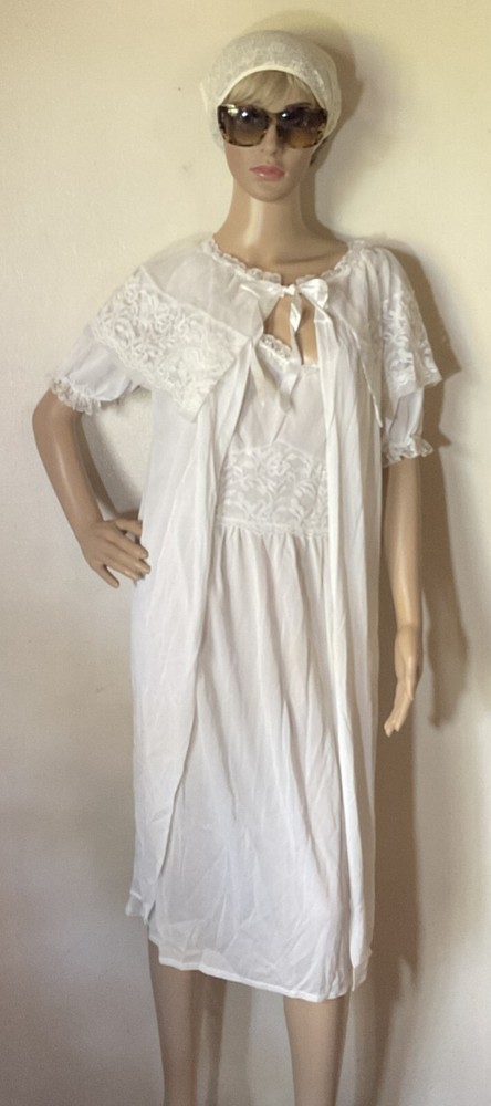 1950s White Two Piece Midi Length Nightgown & Robe Peignoir Set-Lovely Lace Trim