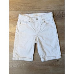 Levi’s Classic Bermuda Denim Shorts | Size 26 | White/Off-White | Sewn-in Cuff