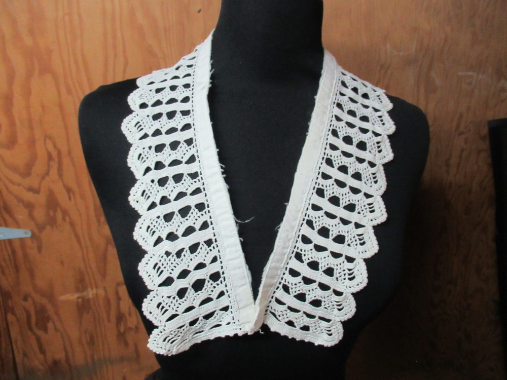 2 Pieces Vintage Handmade Lace Each 3″ x 17″ Lady’s Dress Collar or Trim