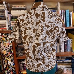 Vintage brown and white bold pattern short sleeve button up.