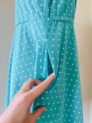 Vintage (70’s) Sears “The Shirtdress” polka dot polyester pockets, tie belt 6-10