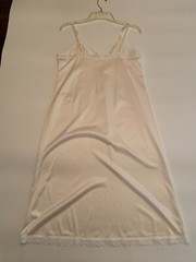 Vintage LEGGS FULL SLIP Ivory Size Medium LACE Semi SHEER STRETCH Nylon L’EGGS