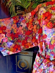 Vintage Cinema Etoile Bright Florals Red Pink Purple Green Robe Medium