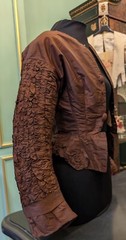1860’S BROWN SILK TAFFETA BODICE W RUCHED SLEEVES + BUSTLE REAR