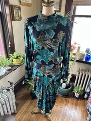 Vintage 80’s Barbara Barbara Floral Avant Garde Dress Size. M/L EUC It’s A Vibe