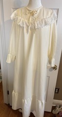 Vintage Women’s Nightgown Off White Tags Removed Read Description