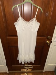 VTG Gilead Womens Size 38 Ivory Ruffle Bottom Slip Vintage Nylon USA Made