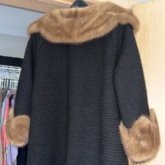 Robert’s Glam Hand Tailored 50’s Wool Coat with Fur Collar & Cuffs Women’s Large