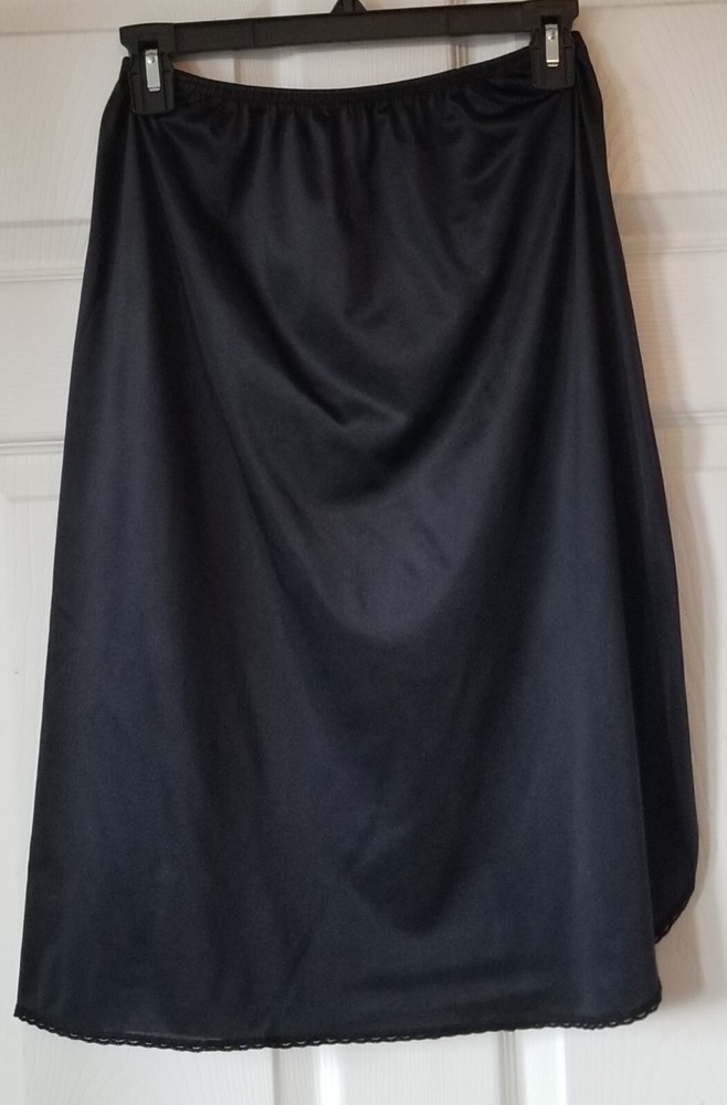 Vintage VASSARETTE Black Half Slip Women’s Size M 100% Nylon Style 11-122 USA