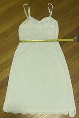 ✨Vintage Women’s Nylon Full Slip Size Small White Scalloped Hem Made In USA✨