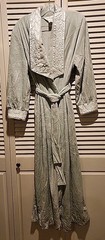 VTG Diamond Tea Ice Blue Embroidered Satin Trim Velour Belted Robe Women’s Small