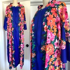VINTAGE 1970’S 70’s FlowerCore Floral CAFTAN Dress muumuu housecoat Kaftan