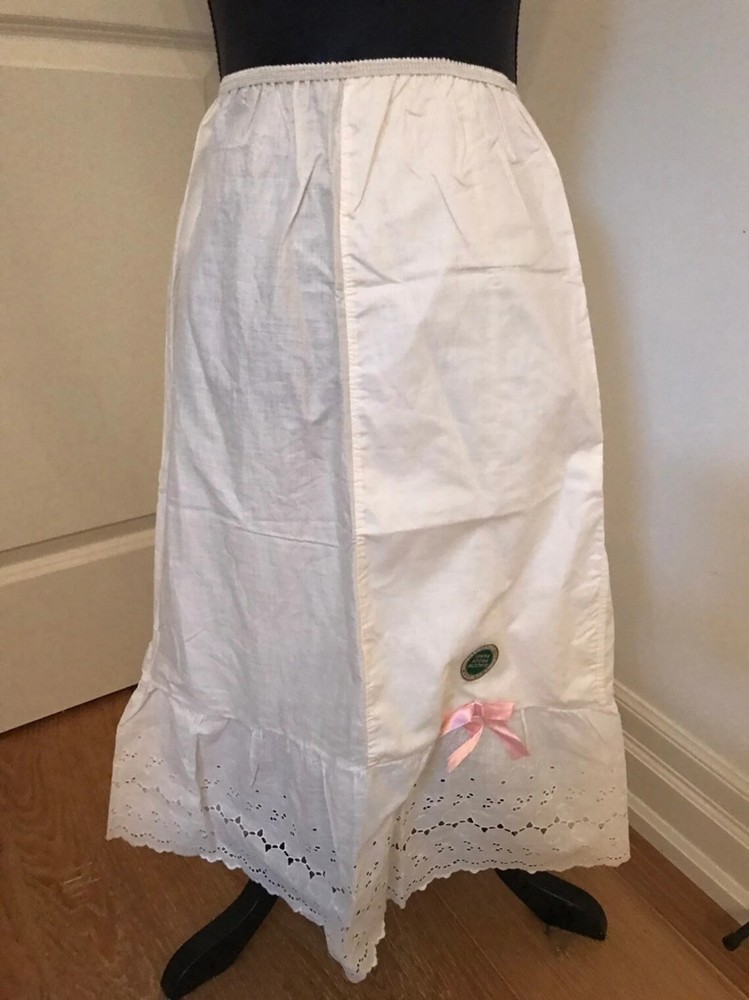 Vintage 1950s ladies Cotton Ivory Skirt Slip Size Medium 28-30 inch waist