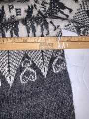 Peruvian sweater knitted in alpaca wool for unisex Gray/Cream/Alpacas 19×29