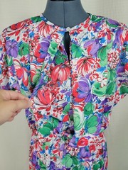 Vintage Dress in White/Red/Green/Blue/Purple Florals Size A2 (S?)