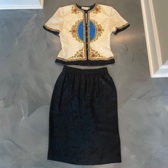 VTG Adrianna Papell Silk 2 Piece Skirt Suit Baroque Medallion Black 4 Elegant