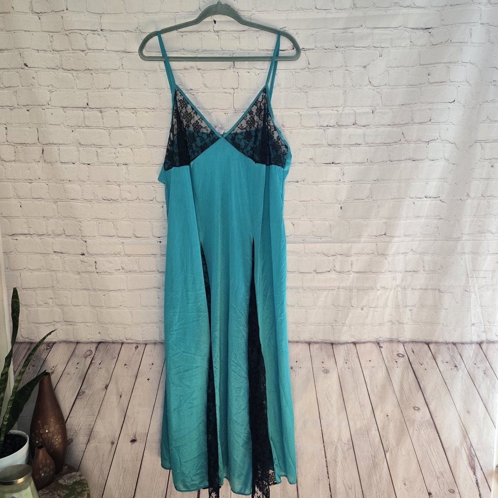 American vintage Silky Nylon Full Sweep Nightgown Lace Panel Slip Dress Gown L