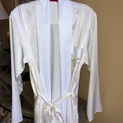 Fernando Sanchez Robe Short Cream/ White Trim Pockets. Belt Med