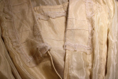 LOVELY! UNUSUAL SATIN SILK BLEND ANTIQUE BEIGE Wrap DRESS LACE COLLAR & CUFFS