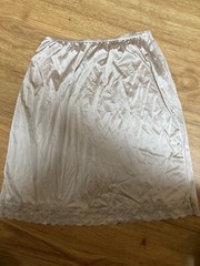 women’s half slip beige size M w/lace by Under Moments (23in)