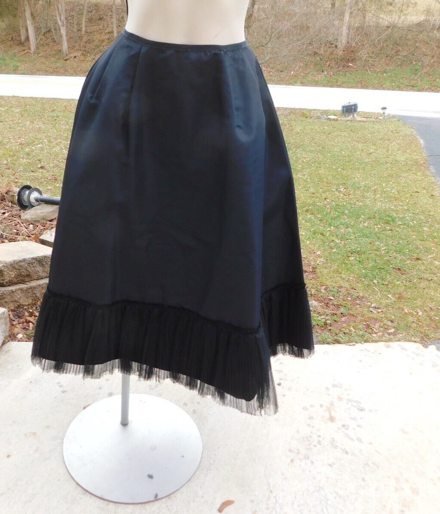 1950s -60s Era Black Taffeta & Ruffled Tulle Crinolin Skirt