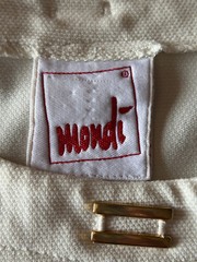 Vintage MONDI Designer 1980’s Cream Form-Fitting Stretchy Tee with Gold Bars