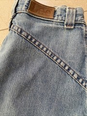 Vtg 80s Lee high waisted denim shorts womens size 7 pleated retro 25 waist SMALL