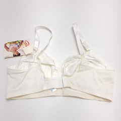 Vintage Gigi White Full Figure Soft Cup Wireless Bra Lace Trim 40D Style 614 NWT