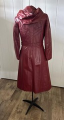Vintage 1970’s Argentine Burgundy Leather Coat W/ Hood And Quilted Lining 13/14