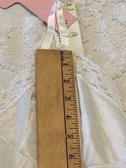 Vtg Vanity Fair Full White Slip New Old Stock 34/28” No Cling Nylon Antron III