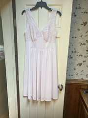 Vintage VANITY FAIR Pink Slip Nightgown Lace Bodice Sz 36 Gorgeous