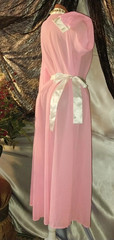 VTG SILKY NYLON PINK SATIN SWEEP FLARE NIGHTGOWN GOWN ANTIQUE PLUNGE COLLAR 48