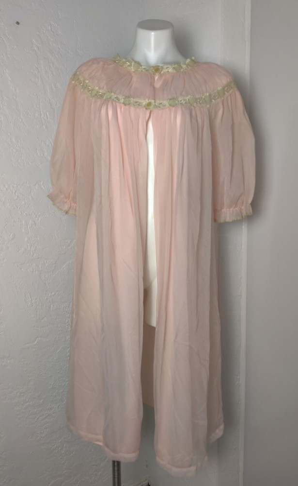 Vintage Vanity Fair 1950’s Rare Double Layer Nylon Chiffon Robe Pink/Coral *Read