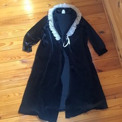 Bees & Jam Vintage Black Velvet Like Robe White Lace Large Goth Whimsy Goth