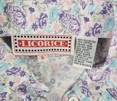 Vtg Licorice S/S White Top w Purple/Pink/Blue Florals Concealed Buttons Size S