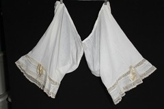 EXCEPTIONAL QUALITY ANTIQUE VICTORIAN FANCY COTTON LACE BLOOMERS 30″-32″ WAIST