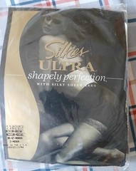 Silkies Shapely Perfection Pantyhose silky sheer legs size M 38-42 Mocha New