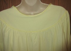 1960’s BED JACKET SCHRANK VANYLAIRE collection BRUSHED nylon WARM sz MEDIUM USA
