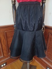 Vintage 1980s/1990s Black Drop Waist Taffeta Witchy Victorian Petticoat Skirt