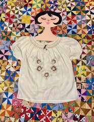 Vintage cream peasant blouse with flower embroidery. 60’s 70’s Boho Hippie