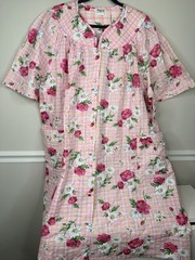 VTG NWT Vanity Fair Robe Floral pearl snap pockets Gown House Coat Cover Up 3XL
