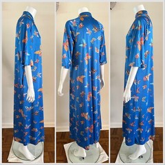 1970s Vanity Fair 2Pc Butterfly Print Nylon Hostess Set Robe Gown Petite Vintage