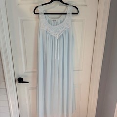 Vanity Fair Nightgown Women’s sz XL Blue Lace Trim Sleeveless Maxi 80-845 USA