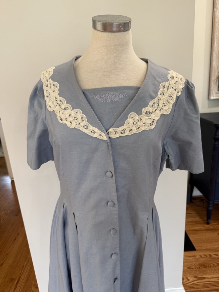 Laura Ashley Vintage Blue linen cotton lace collar dress Sz US 12 Excellent!